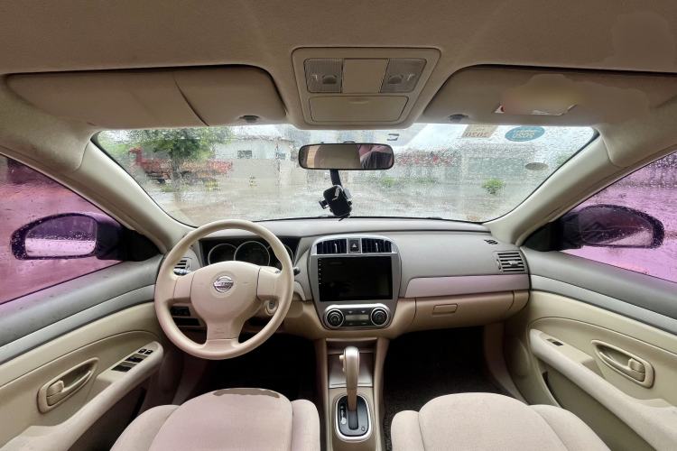 Used Nissan Sylphy 2012 Classic 1.6XE Automatic Comfort Edition Center Console