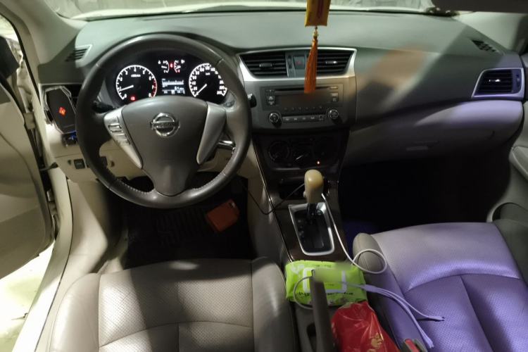 Used Nissan Sylphy 2012 1.6 XL CVT Luxury Edition Center Console