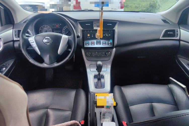 Used Nissan Sylphy 2012 1.6 XL CVT Luxury Edition Center Console