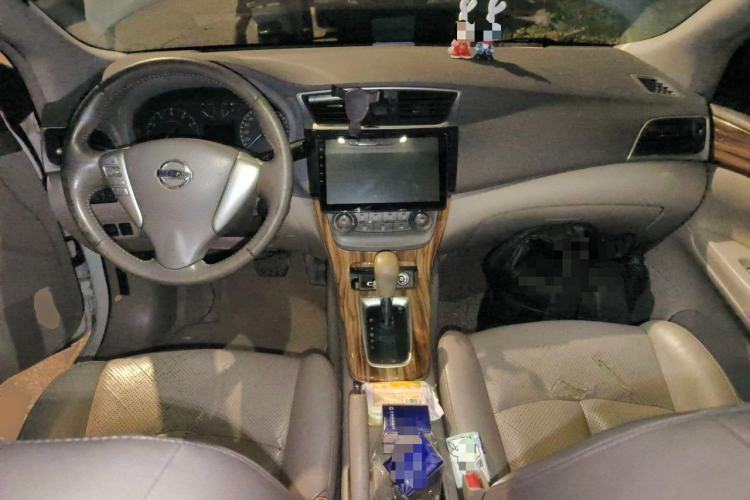 Used Nissan Sylphy 2012 1.6 XL CVT Luxury Edition Center Console