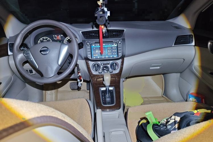 Used Nissan Sylphy 2012 1.6 XL CVT Luxury Edition Center Console