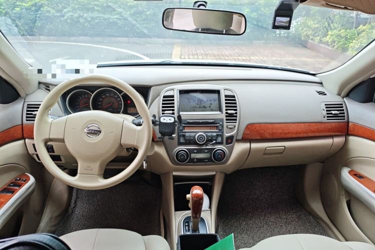 Used Nissan Sylphy 2012 Classic 1.6XE Automatic Comfort Edition Center Console