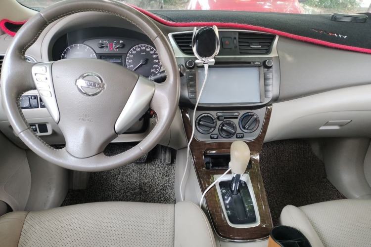 Used Nissan Sylphy 2012 1.6 XL CVT Luxury Edition Center Console
