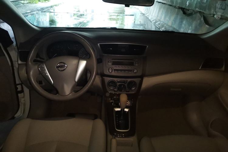 Used Nissan Sylphy 2012 1.6 XL CVT Luxury Edition Center Console