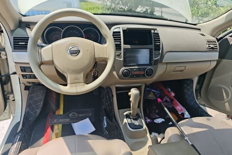 Used Nissan Sylphy 2012 Classic 1.6XE Automatic Comfort Edition Center Console