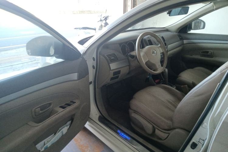 Used Nissan Sylphy 2012 Classic 1.6XE Automatic Comfort Edition Driver Seat
