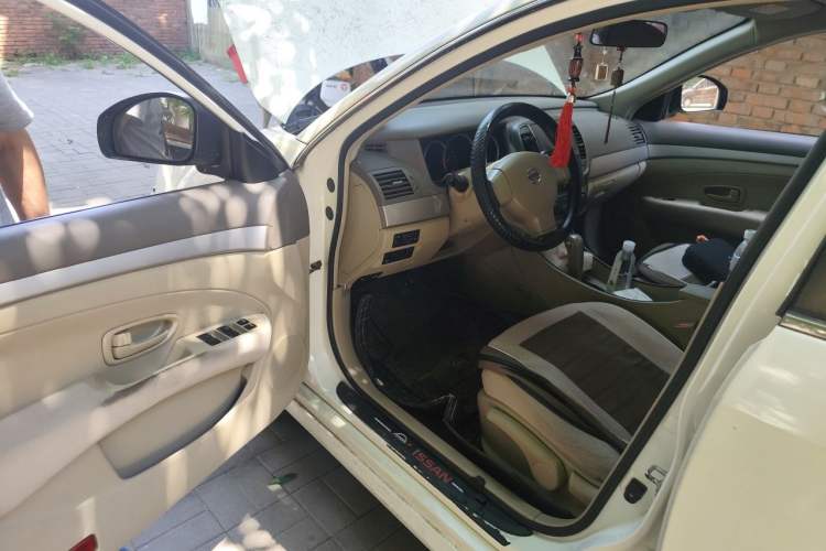 Used Nissan Sylphy 2012 Classic 1.6XE Automatic Comfort Edition Driver Seat