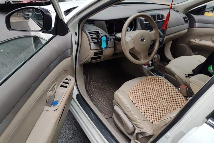 Used Nissan Sylphy 2012 Classic 1.6XE Automatic Comfort Edition Driver Seat