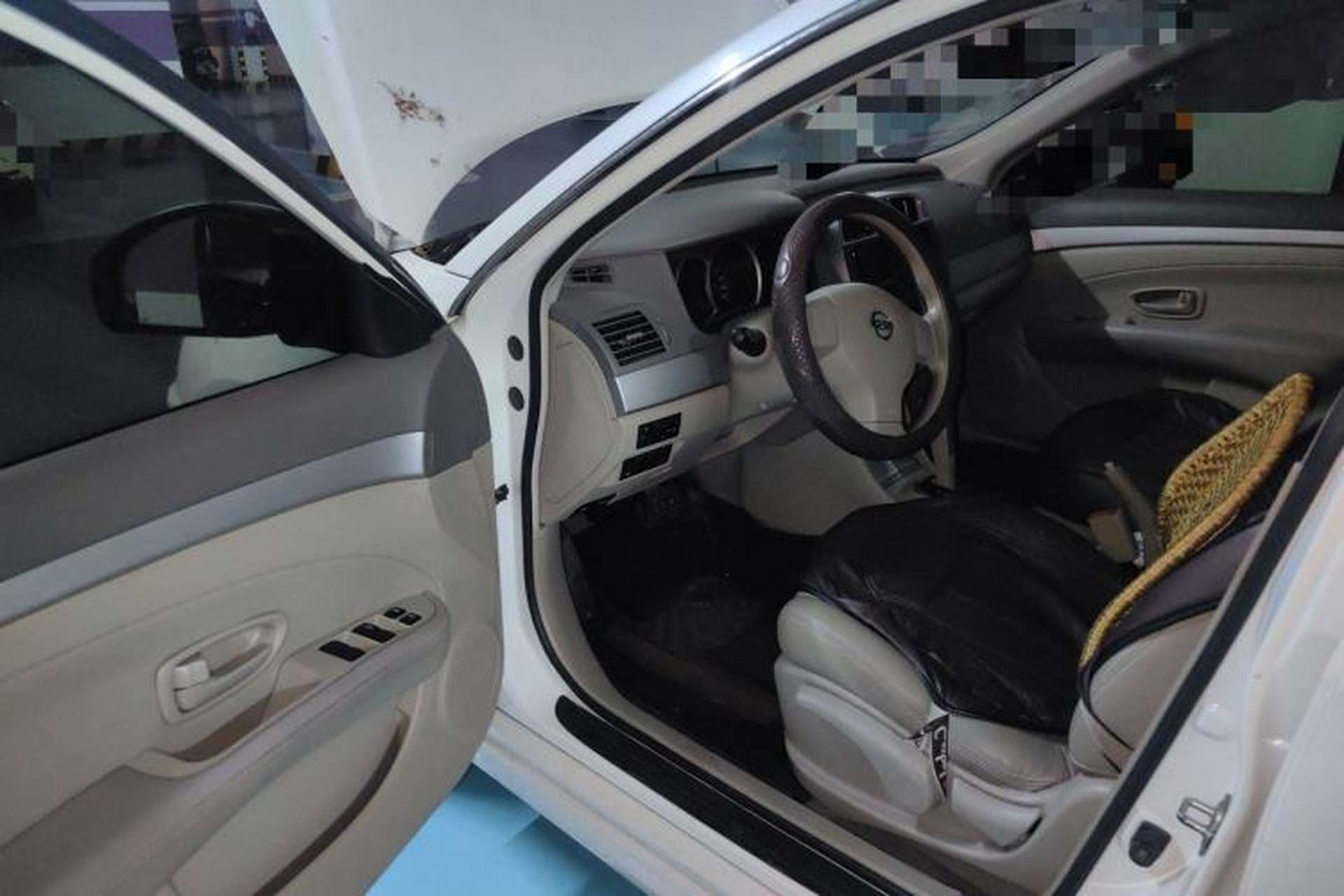 Used Nissan Sylphy 2012 Classic 1.6XE Automatic Comfort Edition Driver Seat