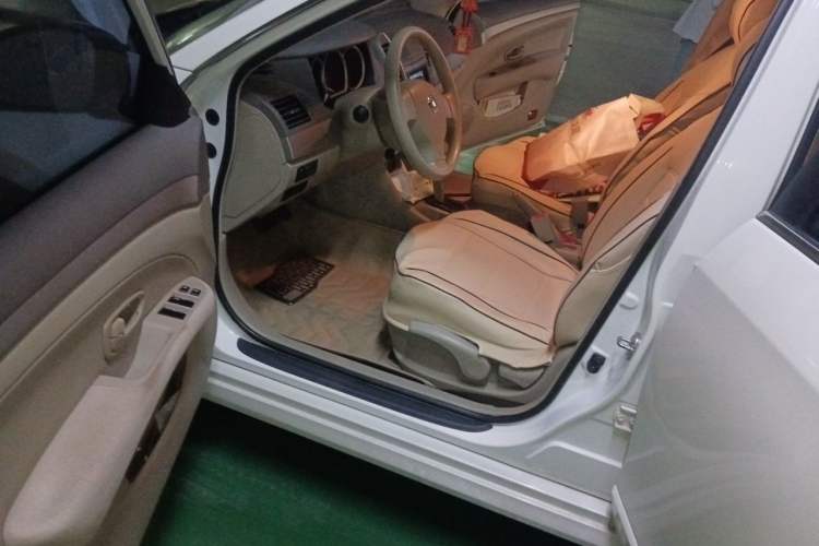 Used Nissan Sylphy 2012 Classic 1.6XE Automatic Comfort Edition Driver Seat