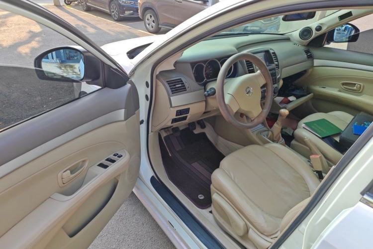 Used Nissan Sylphy 2012 Classic 1.6XE Manual Comfort Edition Driver Seat
