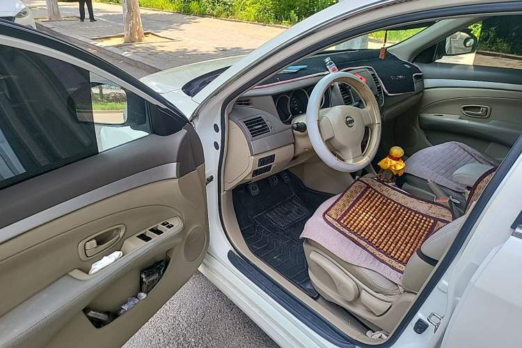 Used Nissan Sylphy 2012 Classic 1.6XE Manual Comfort Edition Driver Seat