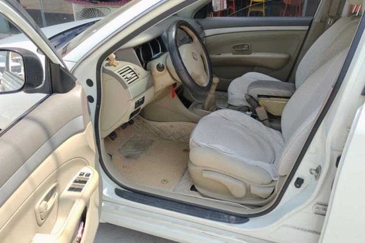 Used Nissan Sylphy 2012 Classic 1.6XE Manual Comfort Edition Driver Seat