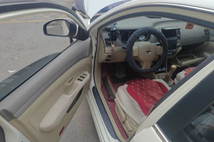 Used Nissan Sylphy 2012 Classic 1.6XE Manual Comfort Edition Driver Seat