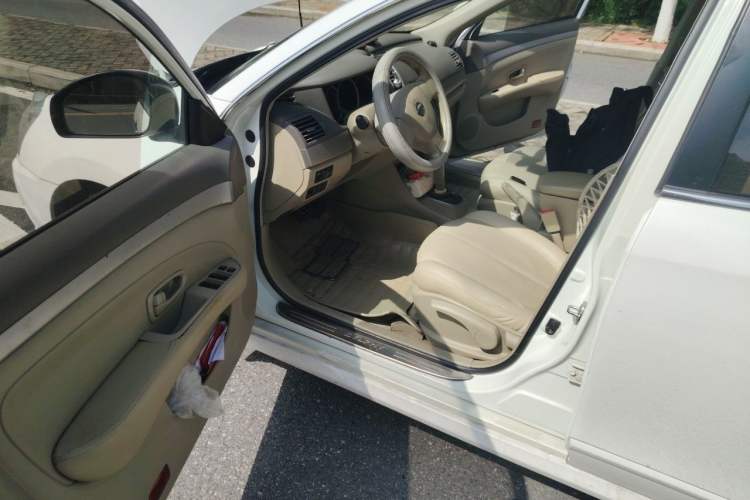 Used Nissan Sylphy 2012 Classic 1.6XE Automatic Comfort Edition Driver Seat