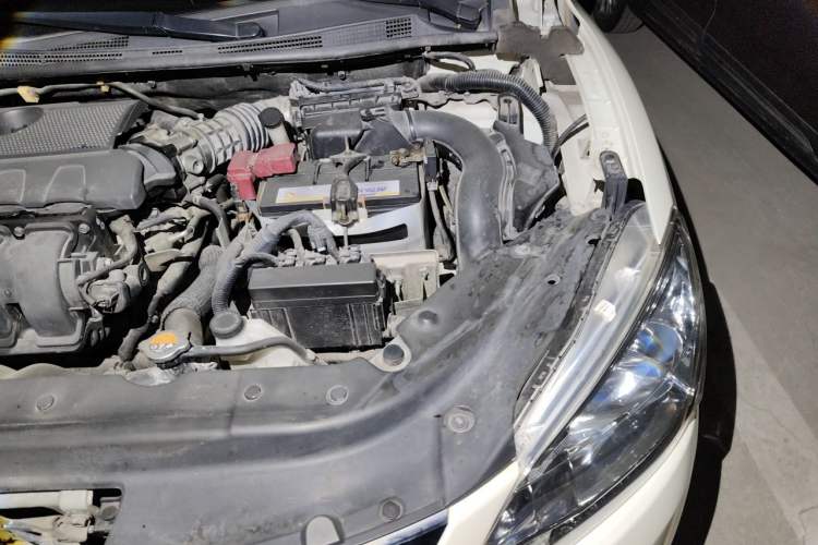 Used Nissan Sylphy 2012 1.8XL CVT Luxury Edition Engine Bay Left