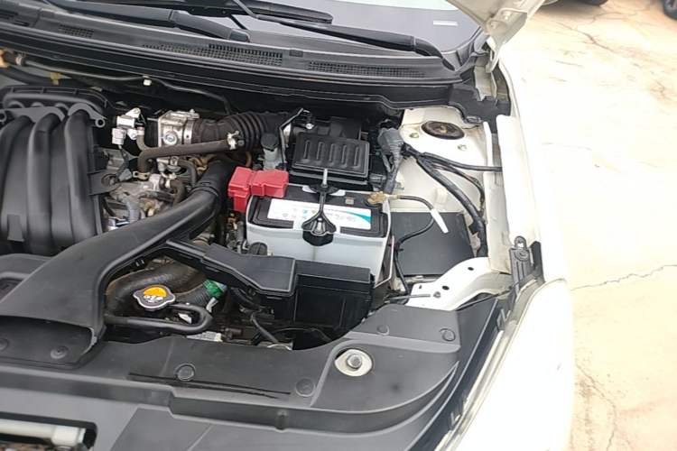 Used Nissan Sylphy 2012 Classic 1.6XE Manual Comfort Edition Engine Bay Left