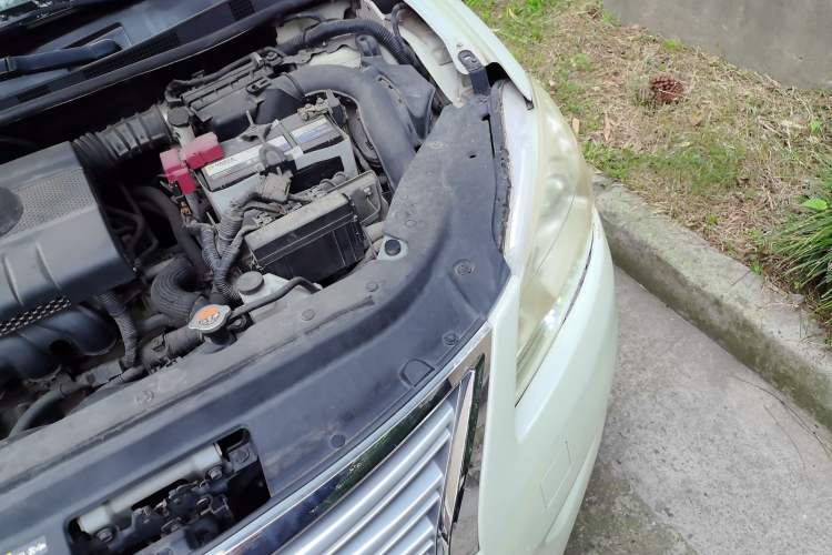 Used Nissan Sylphy 2012 1.6 XL CVT Luxury Edition Engine Bay Left