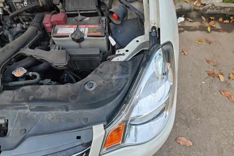 Used Nissan Sylphy 2012 Classic 1.6 XL Automatic Luxury Edition Engine Bay Left
