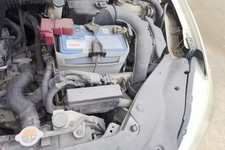Used Nissan Sylphy 2012 1.6 XL CVT Luxury Edition Engine Bay Left