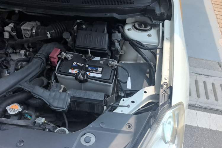 Used Nissan Sylphy 2012 Classic 1.6XE Manual Comfort Edition Engine Bay Left
