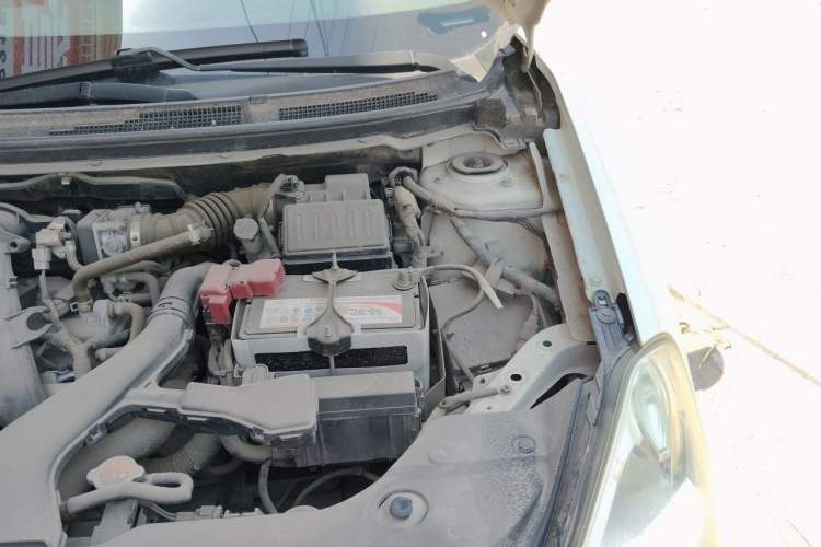 Used Nissan Sylphy 2012 Classic 1.6XE Manual Comfort Edition Engine Bay Left
