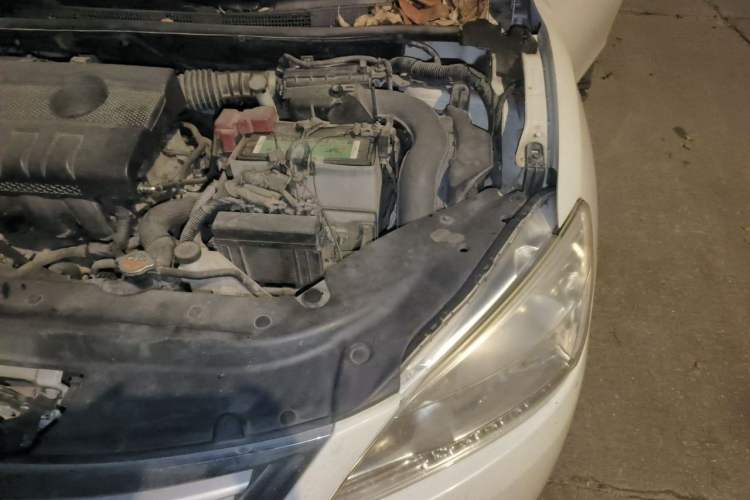 Used Nissan Sylphy 2012 1.6 XL CVT Luxury Edition Engine Bay Left