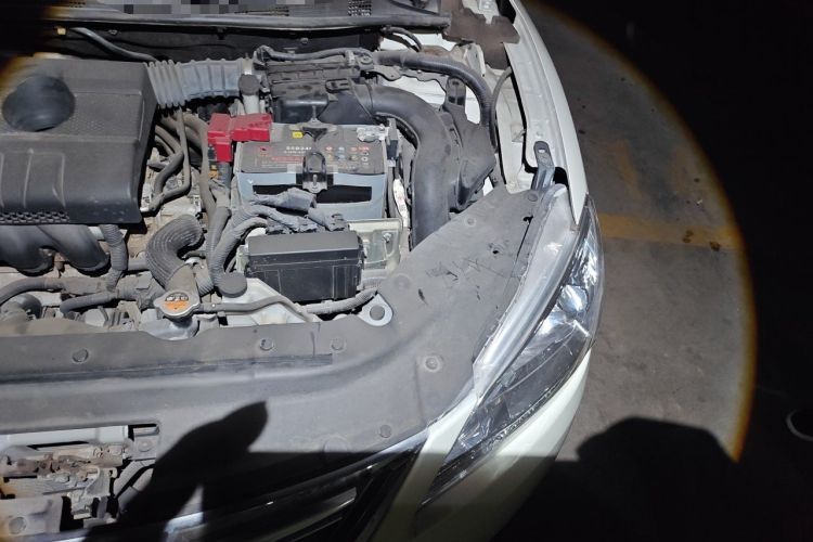 Used Nissan Sylphy 2012 1.6 XL CVT Luxury Edition Engine Bay Left