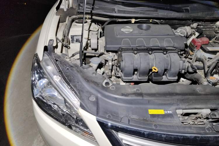 Used Nissan Sylphy 2012 1.8XL CVT Luxury Edition Engine Bay Right