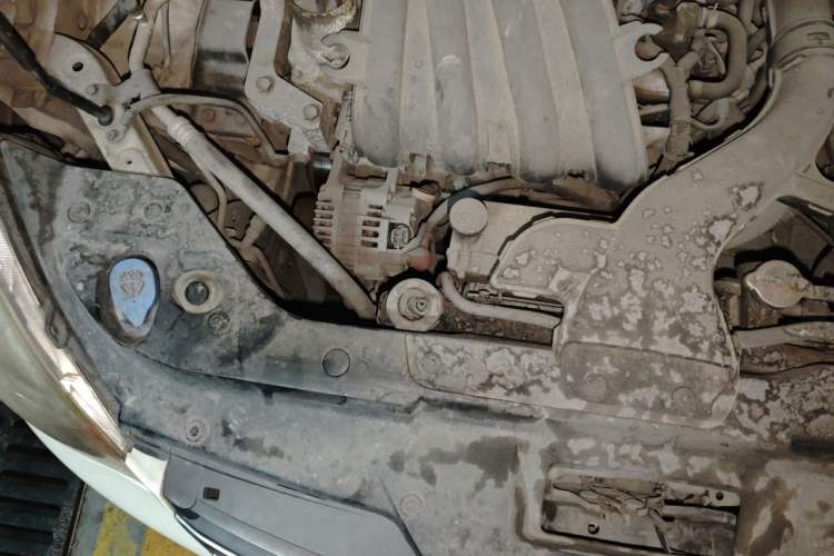 Used Nissan Sylphy 2012 Classic 1.6XE Automatic Comfort Edition Engine Bay Right