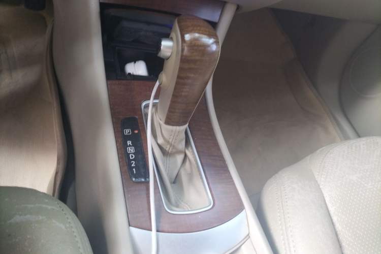 Used Nissan Sylphy 2012 Classic 1.6XE Automatic Comfort Edition Gear Lever