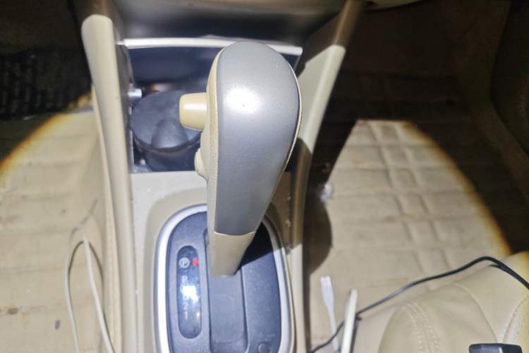 Used Nissan Sylphy 2012 Classic 1.6XE Automatic Comfort Edition Gear Lever