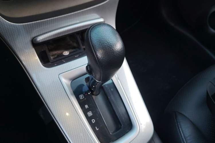 Used Nissan Sylphy 2012 1.6 XL CVT Luxury Edition Gear Lever