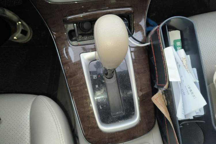 Used Nissan Sylphy 2012 1.6 XL CVT Luxury Edition Gear Lever