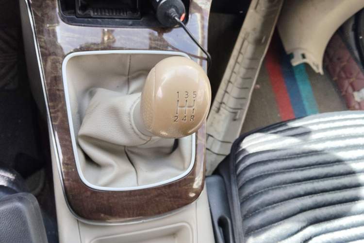 Used Nissan Sylphy 2012 1.6 XL Manual Luxury Edition Gear Lever
