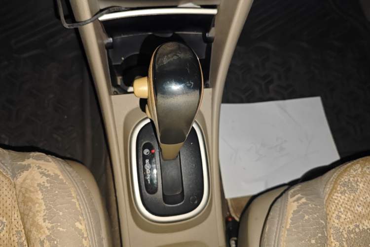 Used Nissan Sylphy 2012 Classic 1.6XE Automatic Comfort Edition Gear Lever
