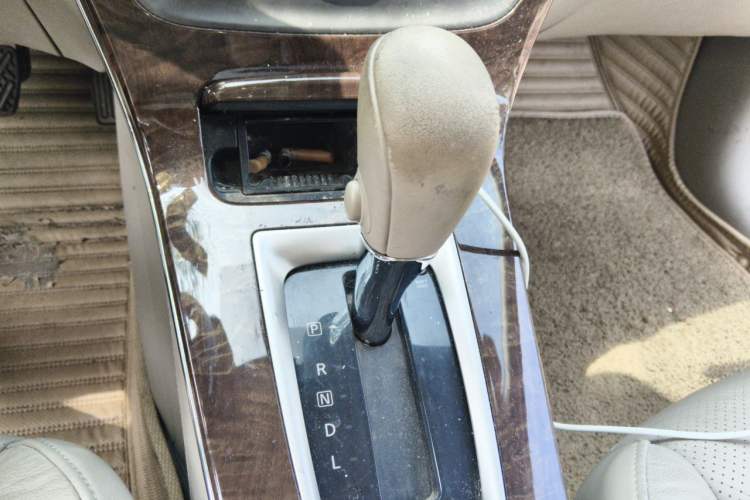 Used Nissan Sylphy 2012 1.8XL CVT Luxury Edition Gear Lever