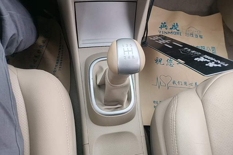 Used Nissan Sylphy 2012 Classic 1.6XE Manual Comfort Edition Gear Lever
