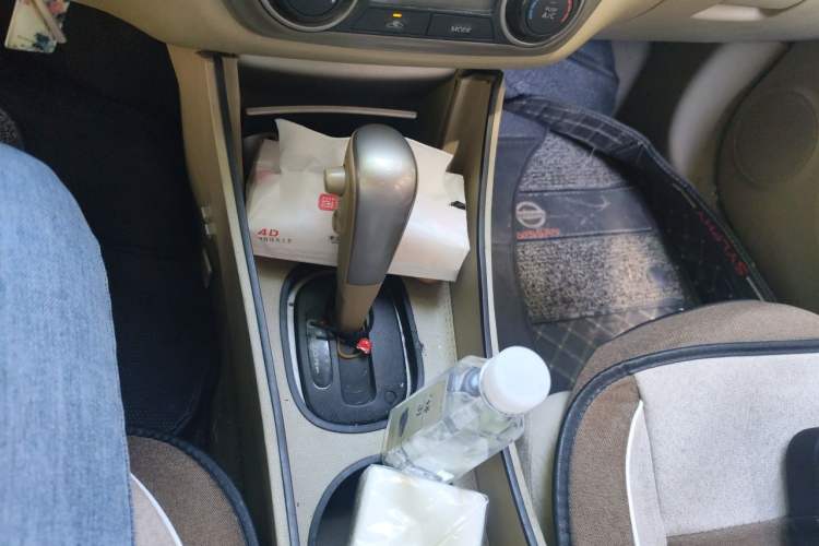 Used Nissan Sylphy 2012 Classic 1.6XE Automatic Comfort Edition Gear Lever