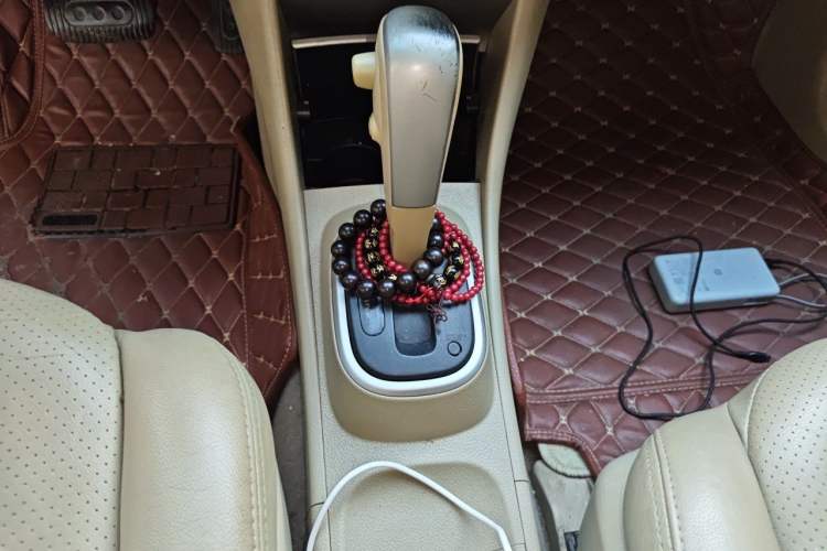 Used Nissan Sylphy 2012 Classic 1.6 XL Automatic Luxury Edition Gear Lever