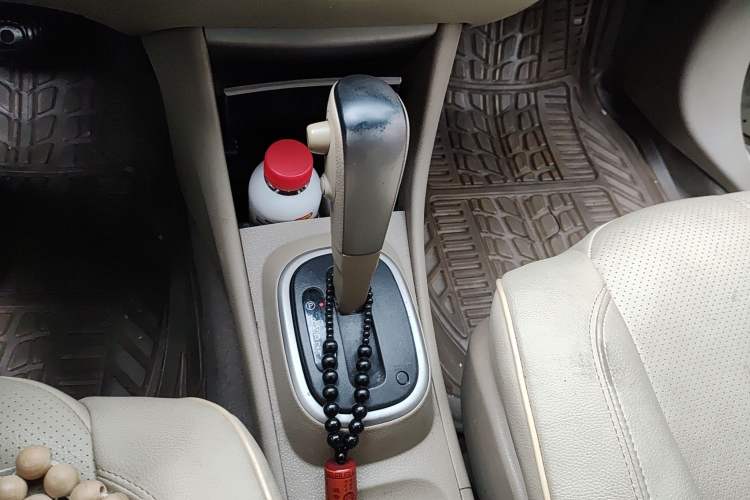 Used Nissan Sylphy 2012 Classic 1.6XE Automatic Comfort Edition Gear Lever