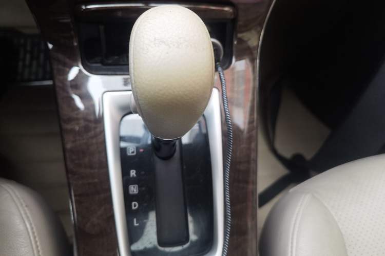 Used Nissan Sylphy 2012 1.6 XL CVT Luxury Edition Gear Lever