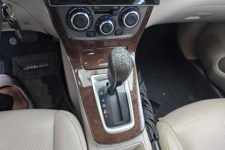 Used Nissan Sylphy 2012 1.6 XL CVT Luxury Edition Gear Lever