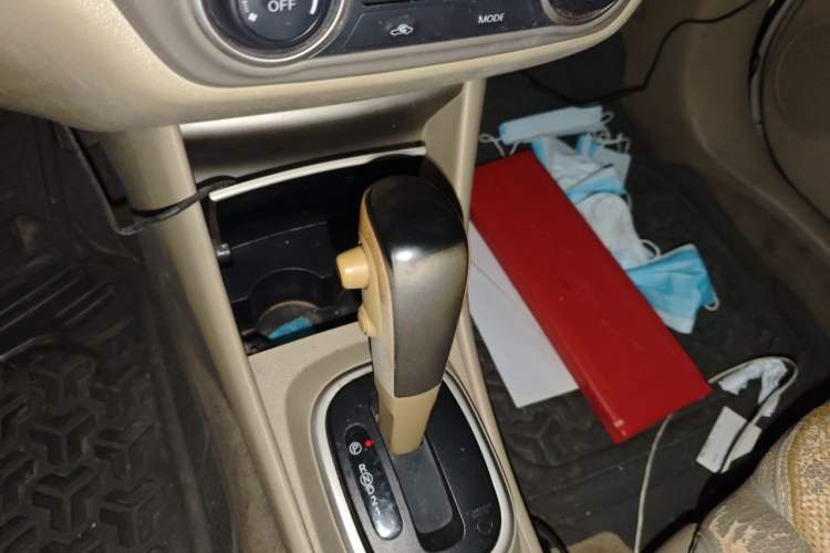 Used Nissan Sylphy 2012 Classic 1.6XE Automatic Comfort Edition Gear Lever