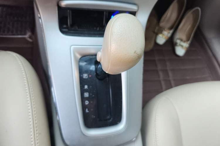 Used Nissan Sylphy 2012 1.6XE CVT Comfort Edition Gear Lever