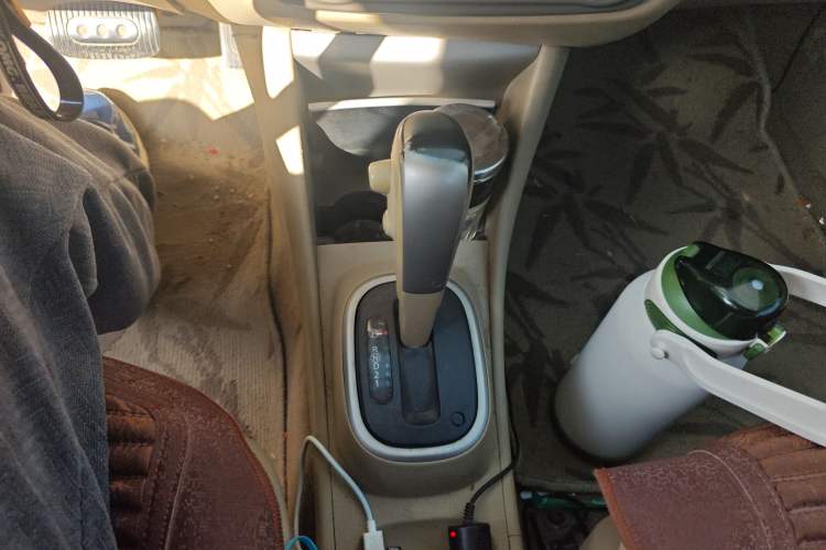 Used Nissan Sylphy 2012 Classic 1.6XE Automatic Comfort Edition Gear Lever