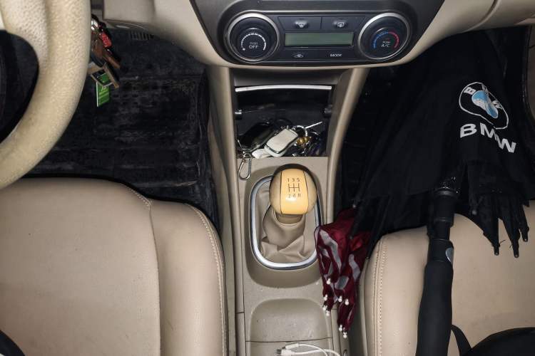 Used Nissan Sylphy 2012 Classic 1.6XE Manual Comfort Edition Gear Lever