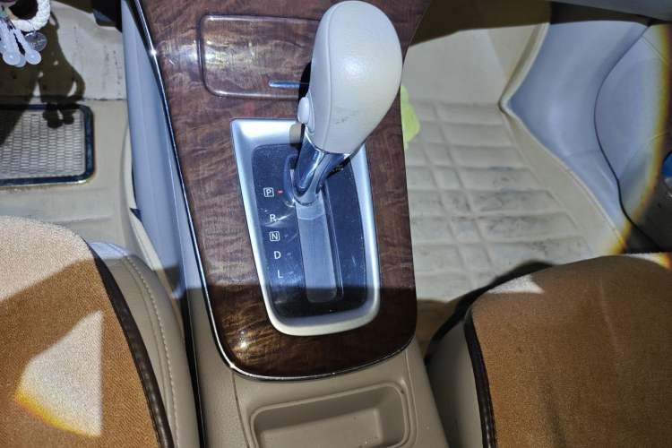 Used Nissan Sylphy 2012 1.6 XL CVT Luxury Edition Gear Lever