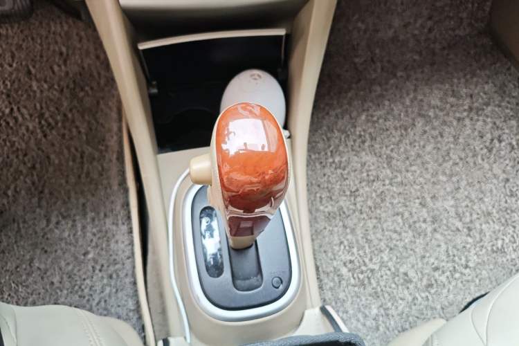 Used Nissan Sylphy 2012 Classic 1.6XE Automatic Comfort Edition Gear Lever