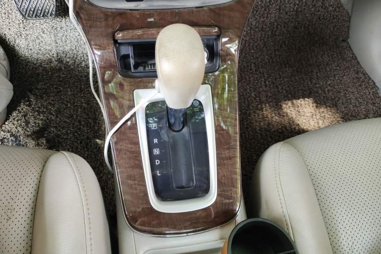Used Nissan Sylphy 2012 1.6 XL CVT Luxury Edition Gear Lever